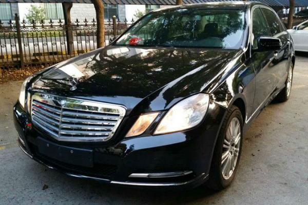 2013年6月 奔驰e260精品车 黑色