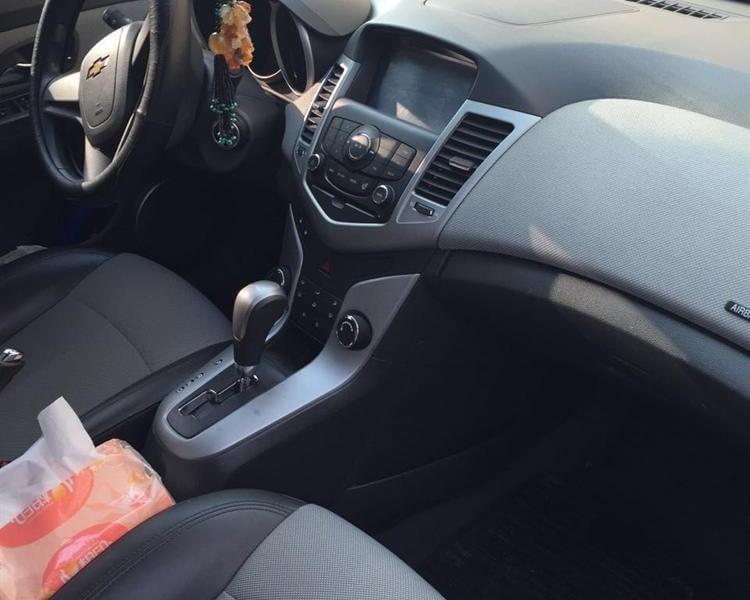 【厦门】2012年12月 雪佛兰 科鲁兹 1.6t se 手动 运动版 白色 手动挡