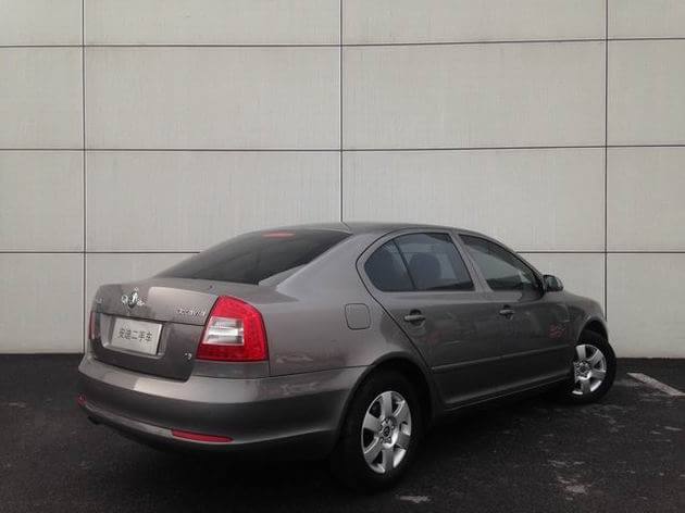 【合肥】2012年7月 斯柯达 明锐 1.6l 自动逸杰版 灰色 自动档