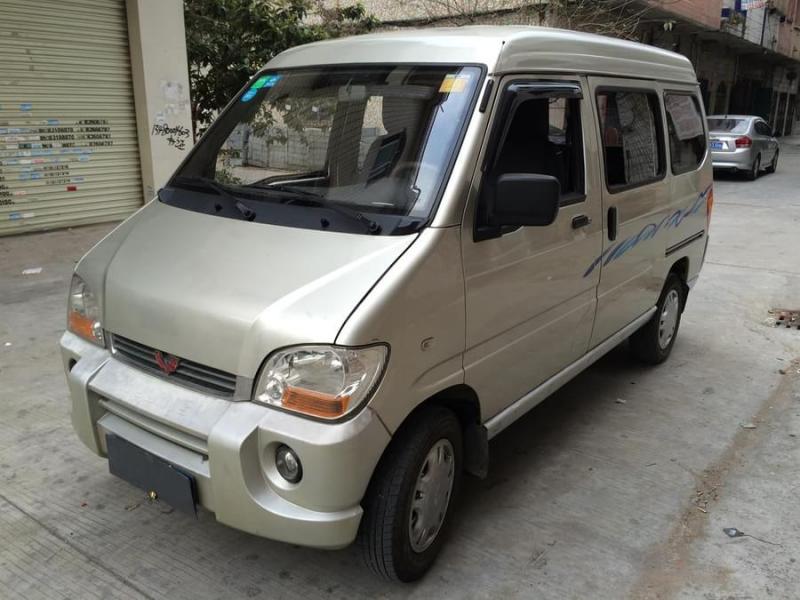 【东莞】2014年8月 五菱 五菱之光 1.0l基本型lj465 银灰 手动挡