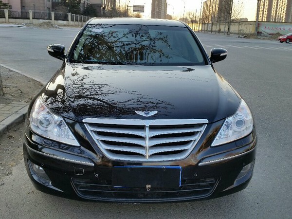 【北京】2010年11月 现代 劳恩斯 3.3 bh330 顶级版 黑色 自动档