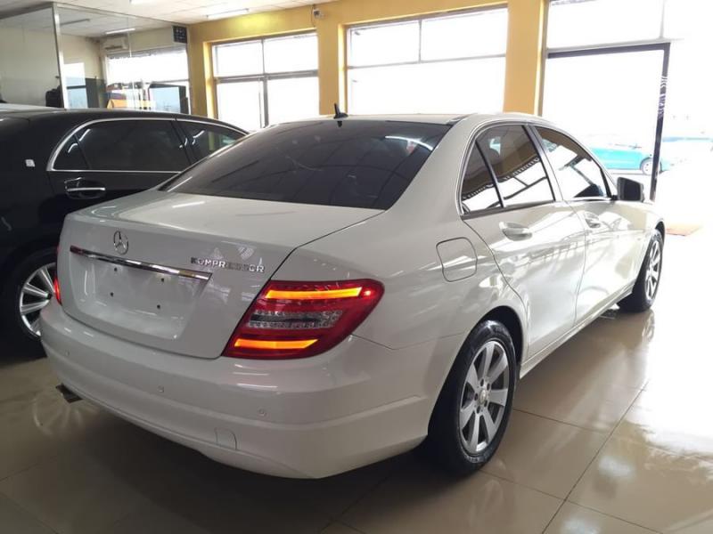 【唐山】2012年6月 奔驰 c级 c 180k 经典型 白色 自动档