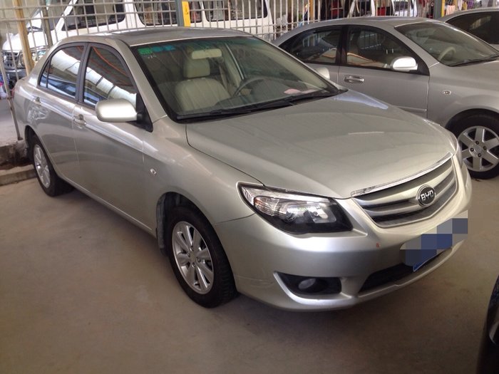 【泉州】2012年2月 比亚迪 l3 2012款 比亚迪l3-1.5-mt尊贵型 手动挡