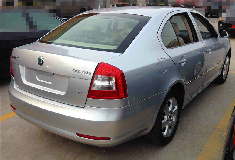 【无锡】2011年10月 斯柯达 明锐 2.0 逸杰版 银灰 手动挡