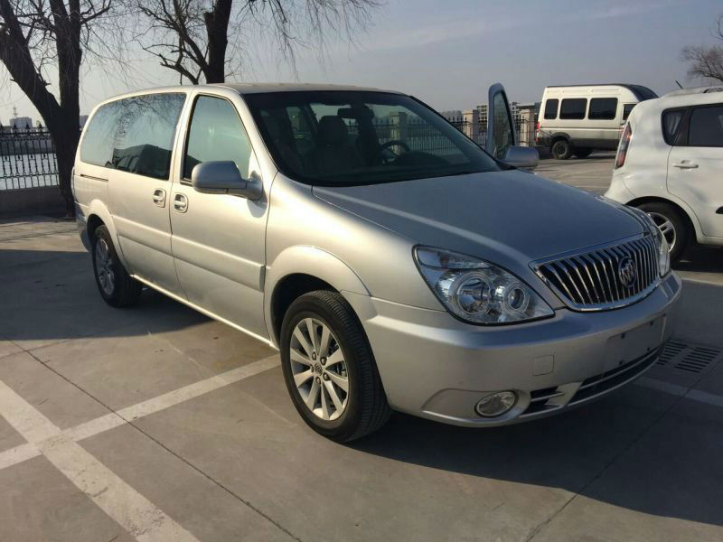 【宁波】2013年5月 别克 gl8 银灰 自动档