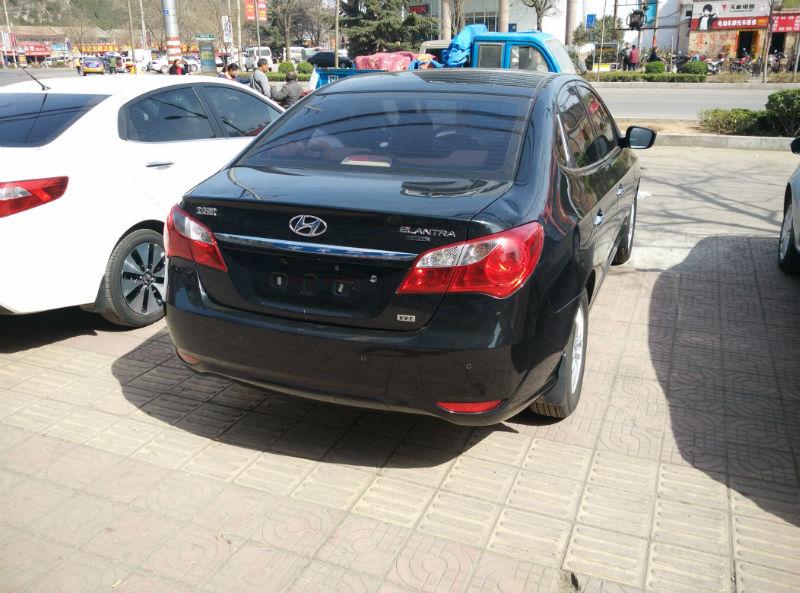 【安阳】2012年8月 现代 悦动 1.6 豪华型 黑色 手动挡