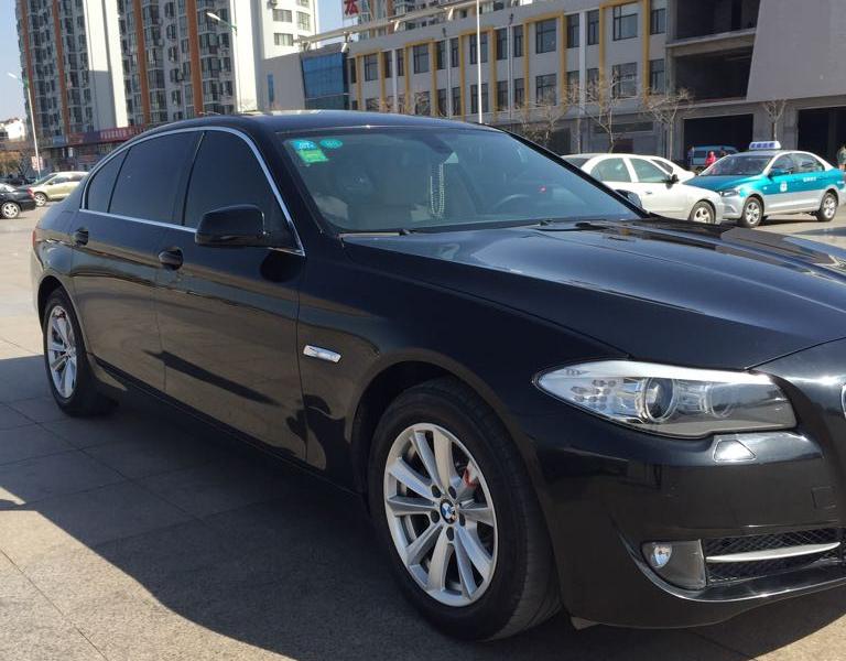 【青岛】2013年8月 宝马 宝马5系 525li 2.0t 豪华型 黑色 手自一体