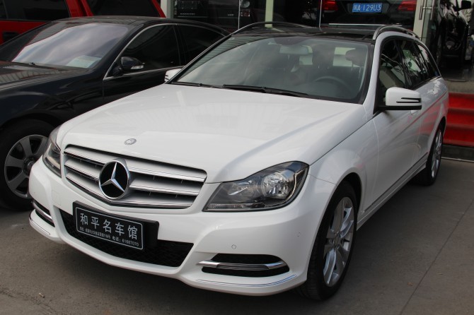 【成都】2014年3月 奔驰 1.8 c200 时尚旅行版 白色 自动档