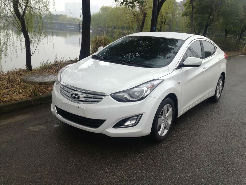 【宁波】2014年10月 现代 朗动 1.6 dlx 尊贵型 白色 手自一体