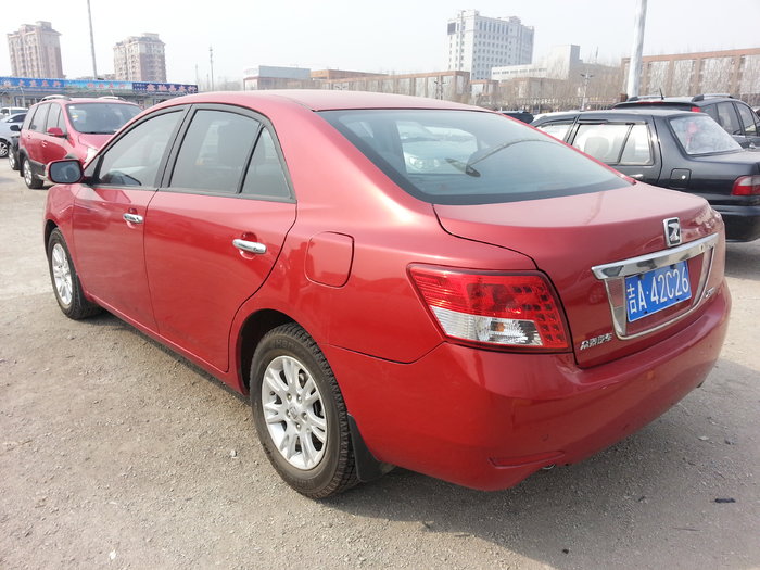 价格走势 车辆详情 车辆评论 价格走势 [长春] 2012年11月 众泰 z300