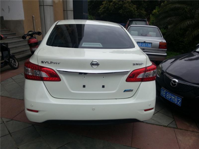 【宁波】2013年6月 日产 轩逸 经典 1.6xl 自动豪华版 白色 自动档