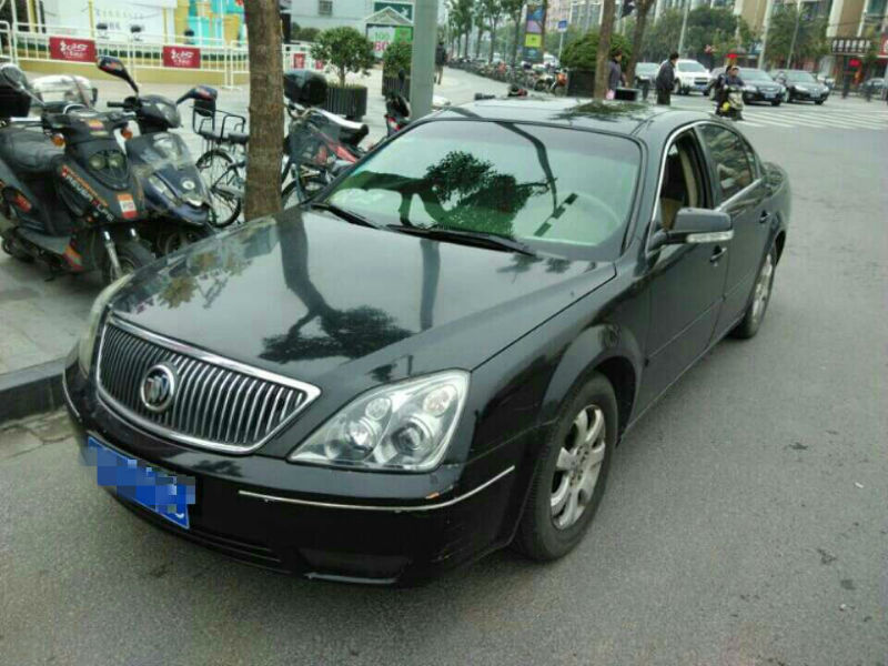 【上海】2005年10月 别克 君越 2.4自动豪华型 黑色 自动档