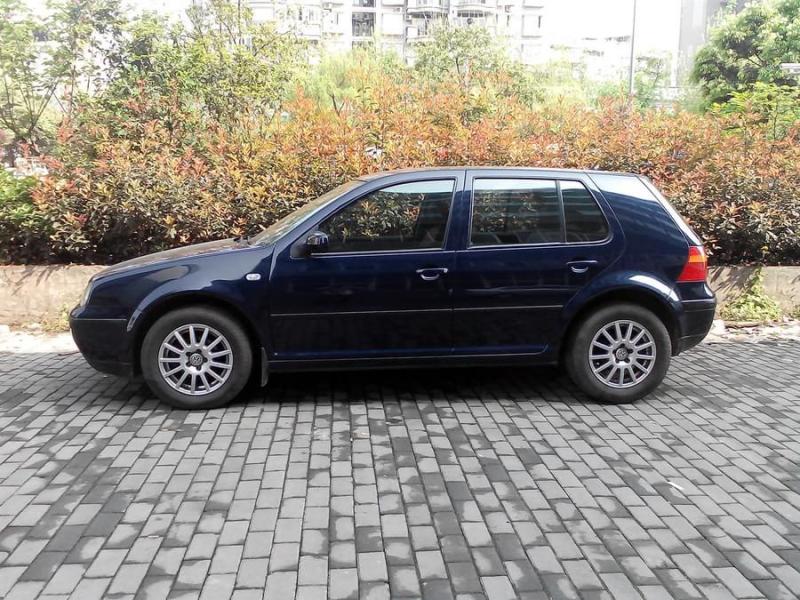 【重庆】2006年11月 大众 高尔夫 1.6 2v 自动舒适型 黑色 自动档