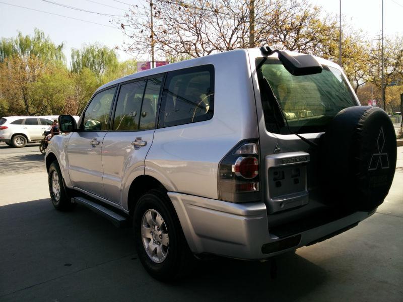 【兰州】2009年7月 三菱 帕杰罗 v73 3.0 glx 银灰 手动挡