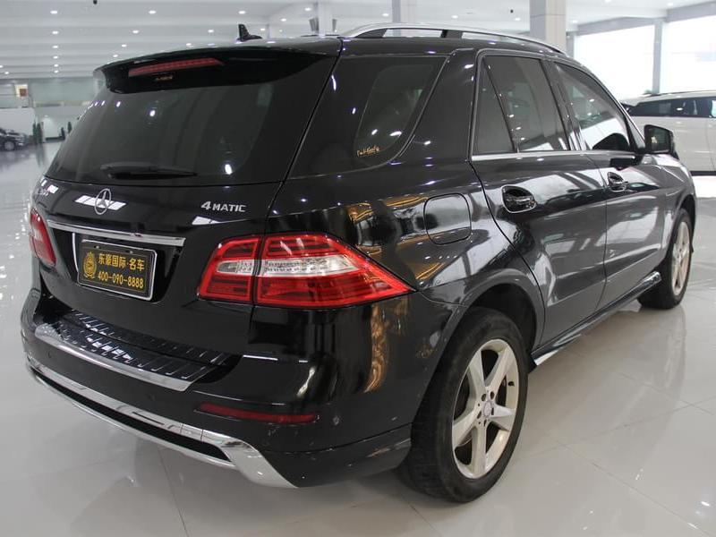 【济南】2013年8月 奔驰 ml级越野车 ml300 4matic 黑色 自动档