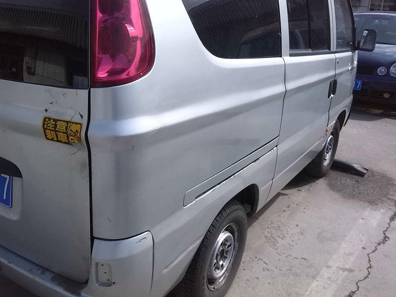 【北京】2009年8月 松花江中意 银灰 手动挡