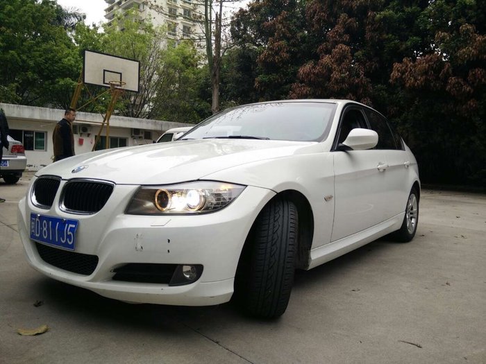 【厦门】2011年6月 宝马 宝马3系 2011款 宝马3系 320i 豪华型 白色