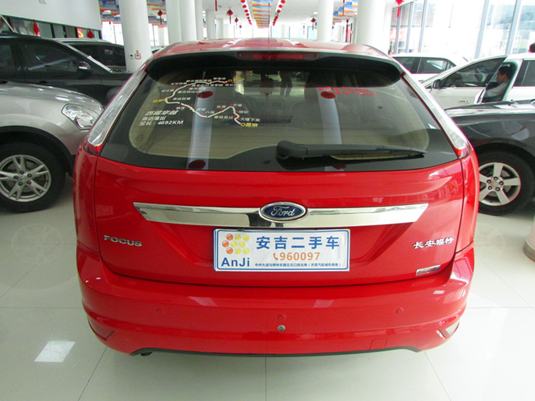 【郑州】2011年4月 福特 福克斯两厢 1.8l 自动时尚型 红色 自动档