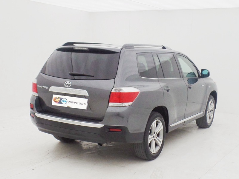 【上海】2012年6月 丰田 汉兰达 2.7l 两驱7座豪华导航版 灰色 自动档