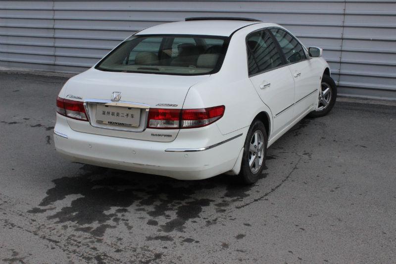 【温州】2003年12月 本田 雅阁 第七代 2.0 舒适精典版 白色 手自一体