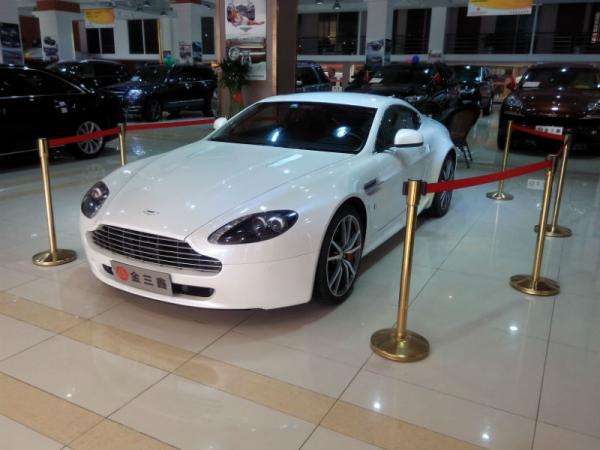 阿斯顿·马丁 V8 Vantage  2011款 4.7 Sportshift