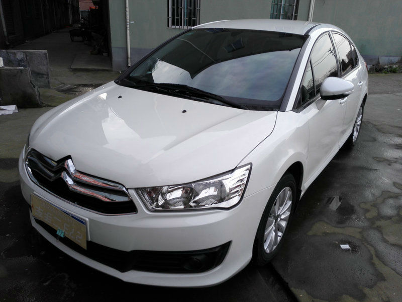 【绍兴】2013年10月 雪铁龙 世嘉 -三厢 1.6 炫音版 白色 手动挡