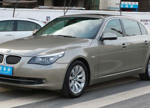 宝马 宝马5系  2009款 530Li 3.0L 领先型