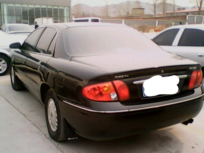 【铁岭】2005年1月 别克 君威 2005款 君威 2.0l 豪华版 黑色 自动档