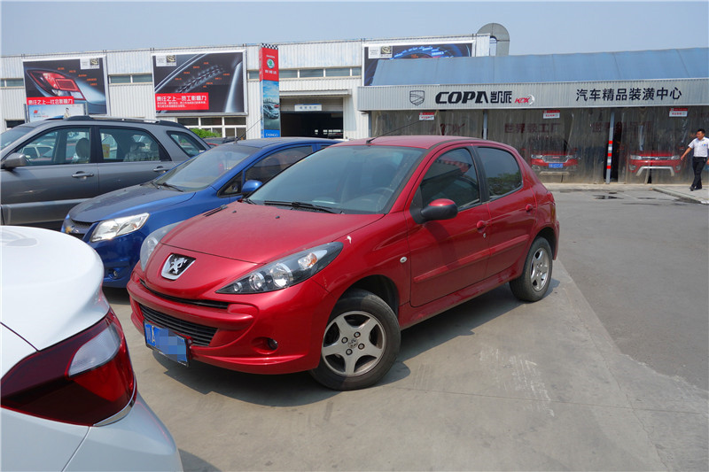 【成都】2012年3月 标致 207 品乐版 1.4l 手动 红色 手动挡