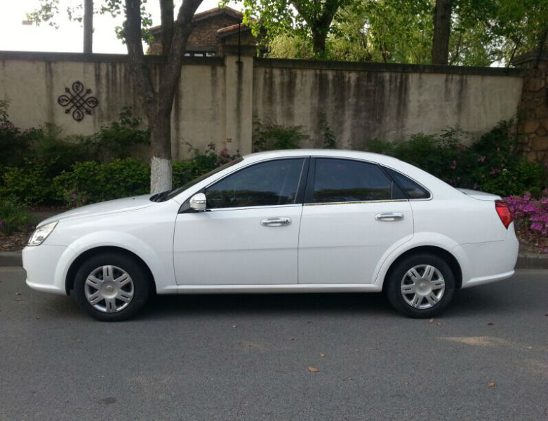 【上海】2012年1月 别克 凯越 1.6 lx 白色 自动档