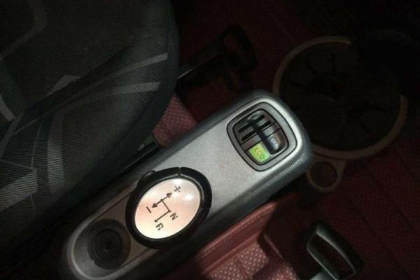 2009年8月奔驰奔驰s级奔驰精灵smartfortwomhd硬顶style版105挡手自