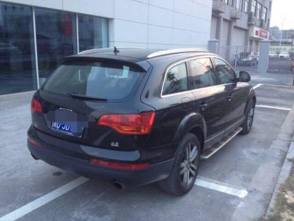 奥迪 奥迪Q7  2007款 Q7 4.2 FSI Quattro豪华型