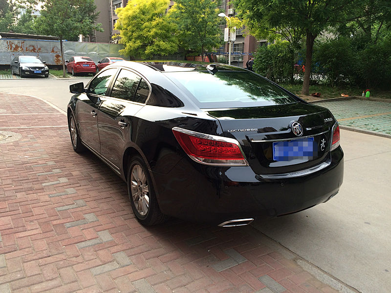 【唐山】2009年9月 别克 君越 2.4 舒适版 黑色 自动档