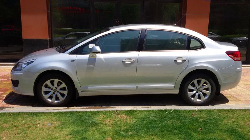 【常州】2010年5月 雪铁龙 世嘉 2.0 品驭型 银灰 手自一体