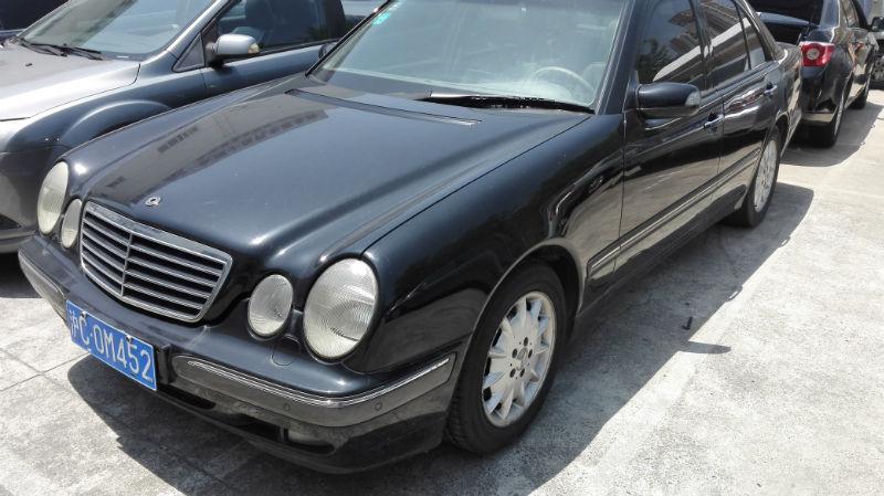 【上海】2002年4月 奔驰 奔驰e级 e 280 2.8 黑色 手自一体