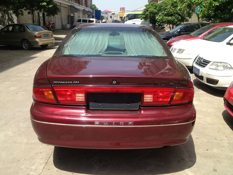 【长沙】2000年4月 别克 君威 3.0 gl 舒适版 红色 自动档