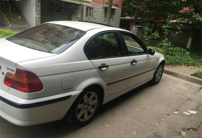 【郑州】2005年6月 宝马 宝马3系 318i 白色 自动档