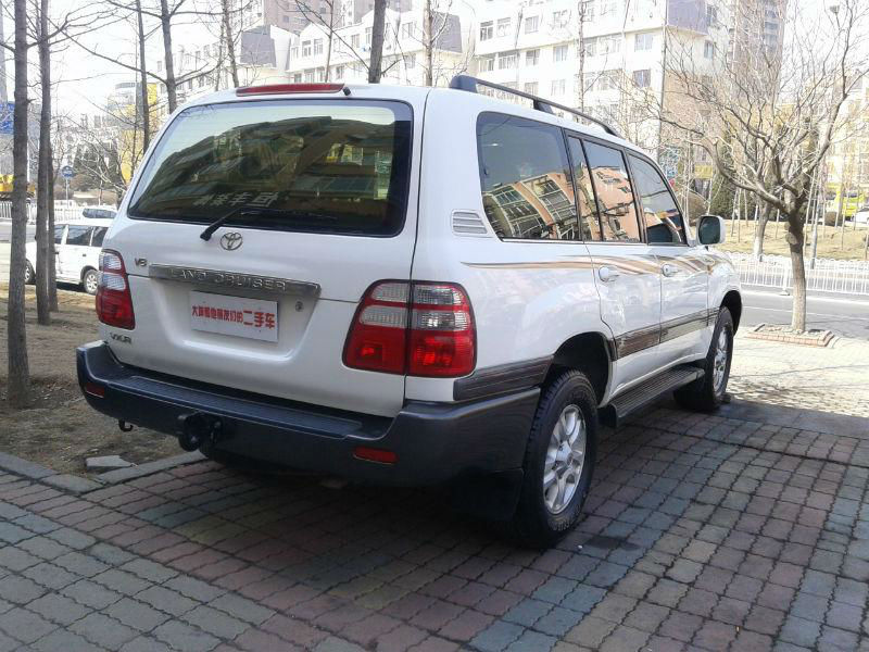 【大连】2004年10月 丰田 陆地巡洋舰 4.7 vx-r 白色 自动档