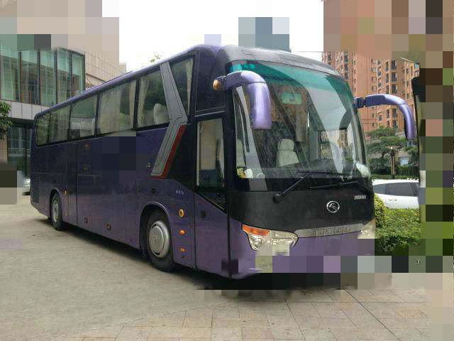 【厦门】2010年1月 厦门金龙47座非营运 蓝色 手动挡