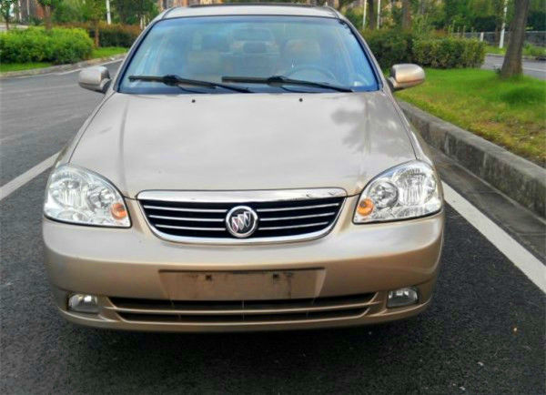 【温州】2005年5月 别克 凯越 1.6 le 舒适版 香槟色 手动挡