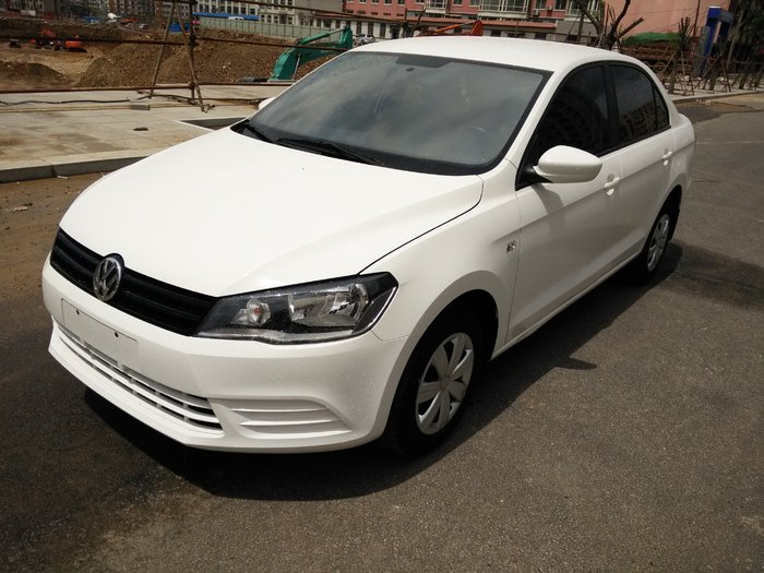 鞍山2014年7月大众捷达2015款捷达16l手动舒适型白色手动挡