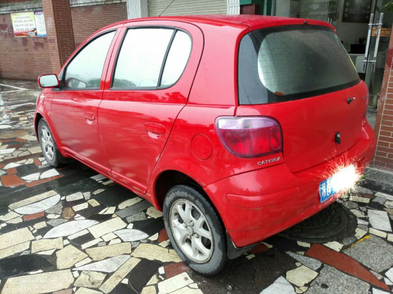 【长沙】2007年1月 一汽 威姿 1.3 豪华天窗版 红色 自动档