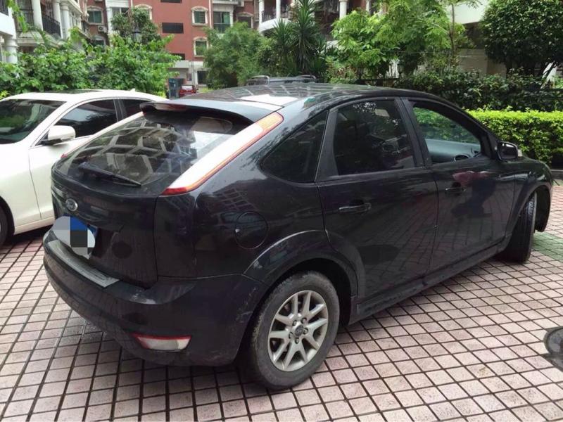 【厦门】2011年4月 福特 福克斯 1.8 豪华型 黑色 手动挡