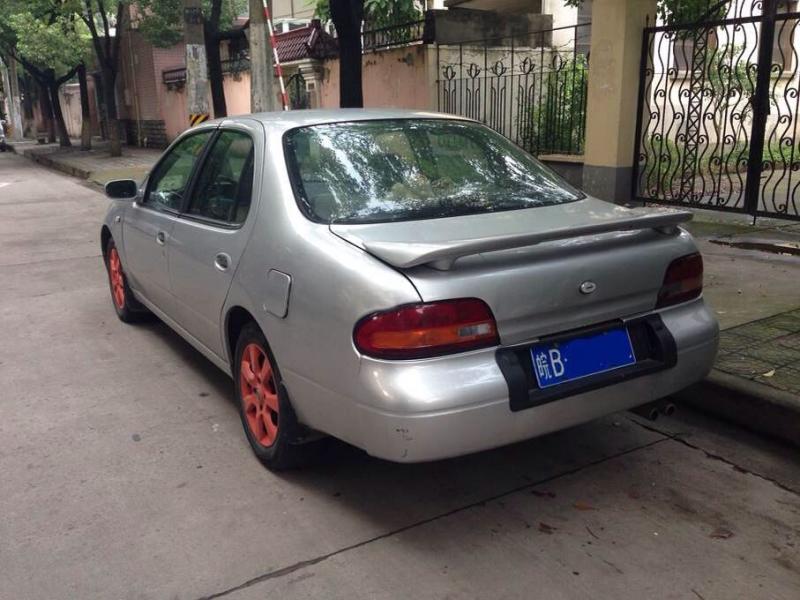 【上海】2000年10月 日产 蓝鸟 日产 蓝鸟 风神 2.0 银灰 自动档