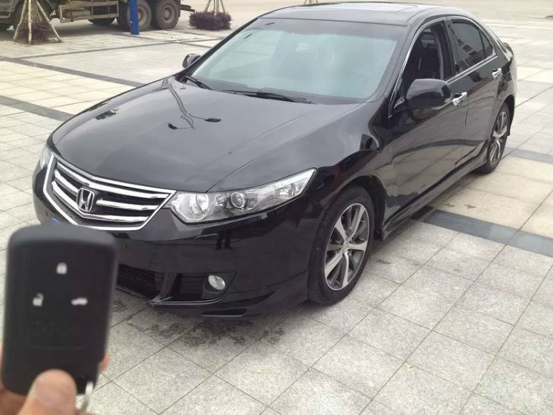 【福州】2012年4月 本田 思铂睿 2.4 尊贵导航型 黑色 自动档