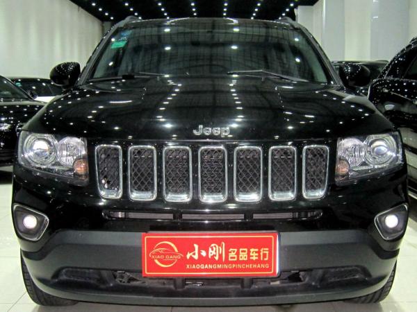 Jeep 指南者 指南者 2013款 2.4L 四驱炫黑导航版