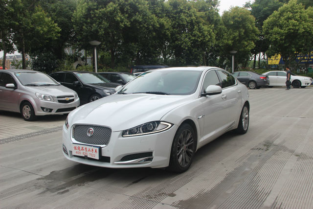 【上海】2014年6月 捷豹 xf 2.0t 豪华版 白色 手自一体