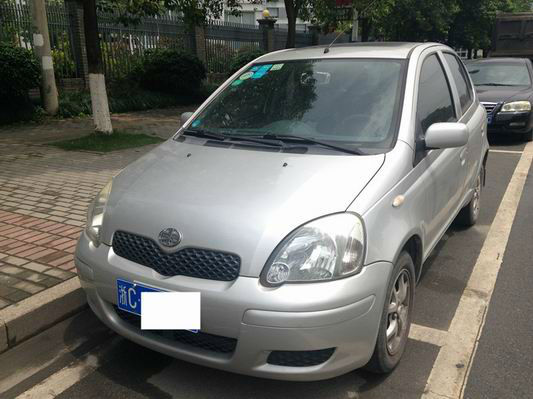 【温州】2003年8月 一汽 威姿 1.3 豪华天窗版 银灰 自动档