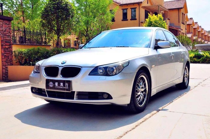 【山东】2006年1月 宝马 宝马5系 2006款 宝马5系 530i 银灰 手自一体