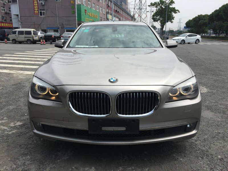 【宁波】2012年11月 宝马730li 金色 手自一体